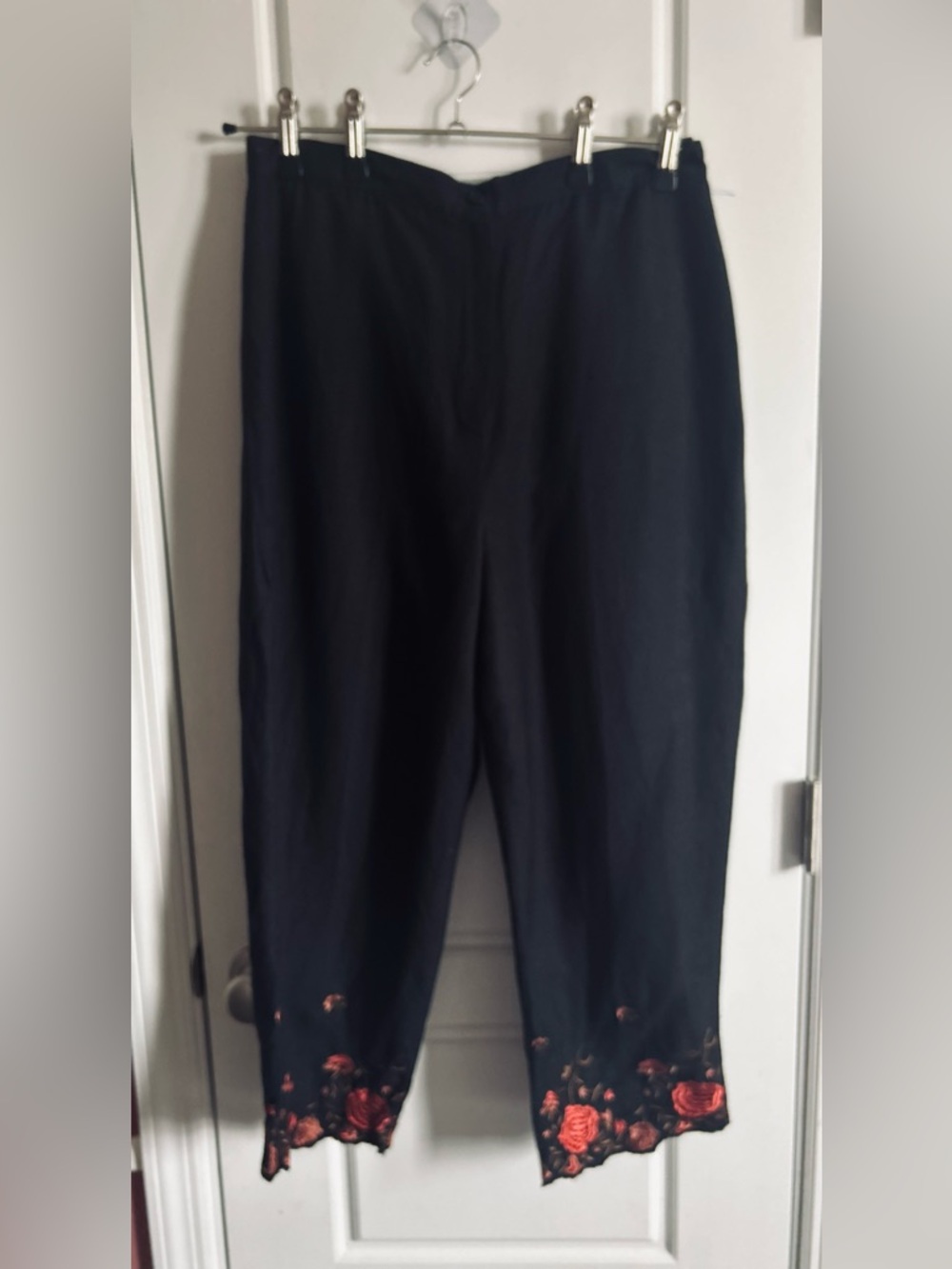 Larry Levine Embroidered Linen Blend Crop Pants - Black - Size 14